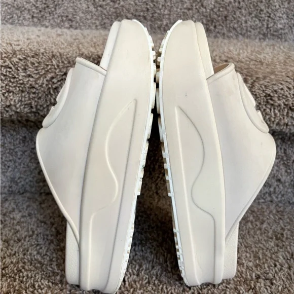 Gucci GG Women's Cream Platform Rubber Slides - Picture 10 of 15